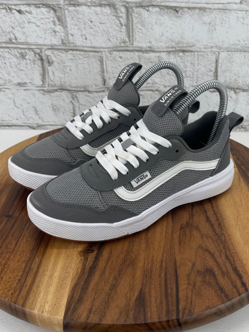 Vans Range EXP Youth Sz. 4 Gray White Mesh Lace Up Low Top Sneakers